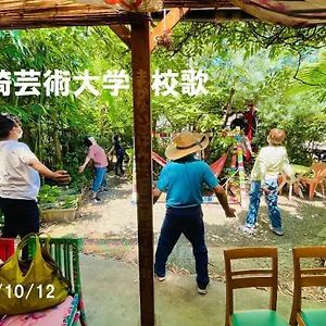  Guest house Kamagasaki Of The Arts Cafe Garden Aka Cocoroom Japan